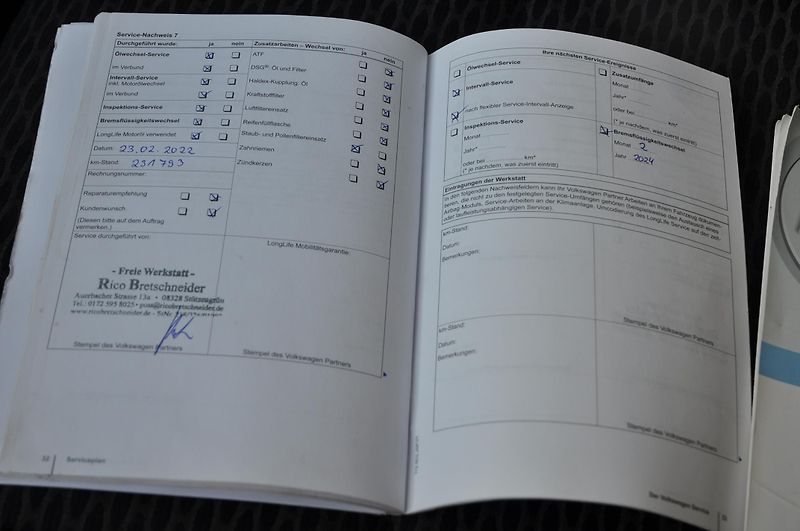 Volkswagen Golf VI 1.6TDi 77kW KOMBI - fotka 16 z 17