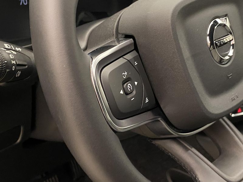Volvo XC40 B3 DARK PLUS AUT CZ - fotka 20 z 56