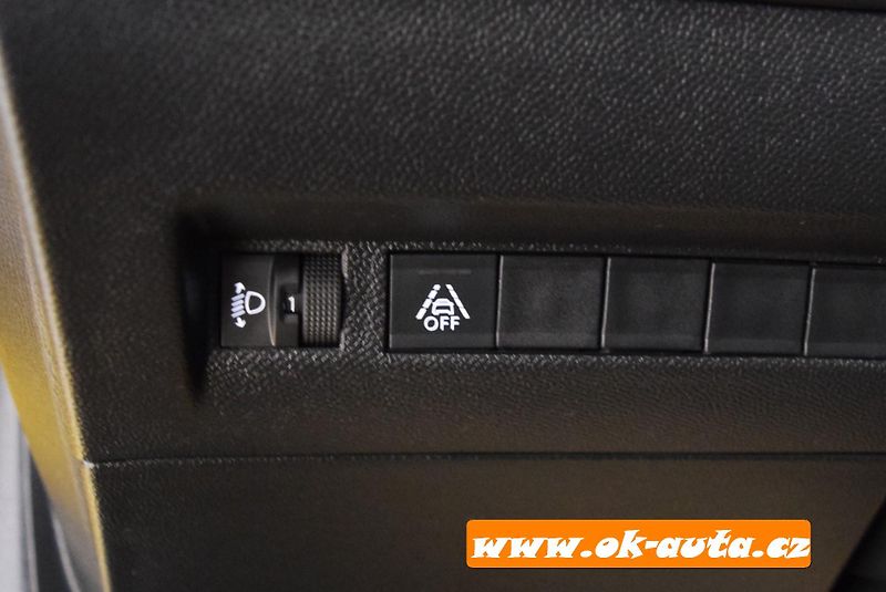 Peugeot 208 1.2 PT 35 000 KM 2023-DPH - fotka 42 z 48