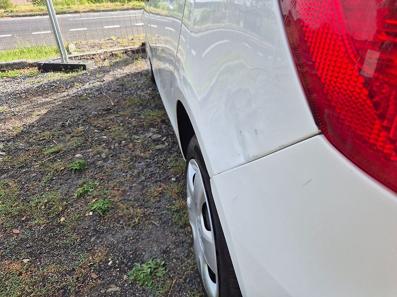 Škoda Fabia (2013) 1.6TDi 55kw, klima, pěkný stav - fotka 19 z 21