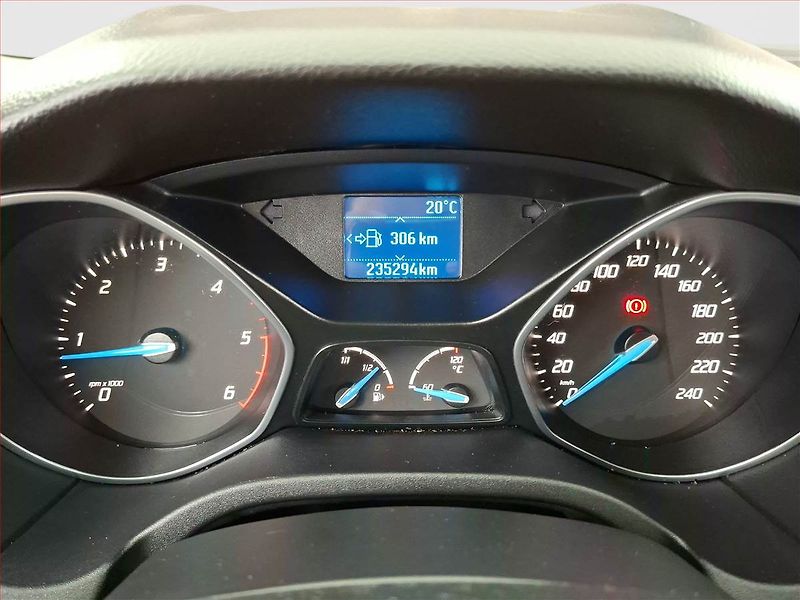 Ford Focus (2011) 1.6 TDCi, po STK, levný provoz - fotka 11 z 14