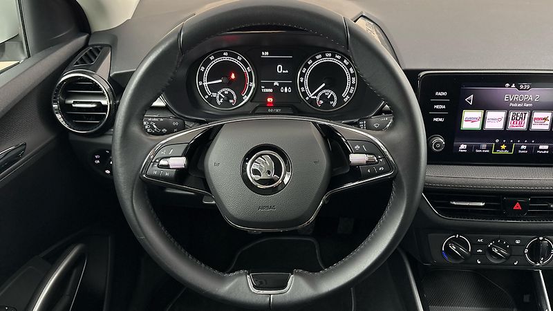Škoda Fabia 1.0 TSI Style - fotka 9 z 23