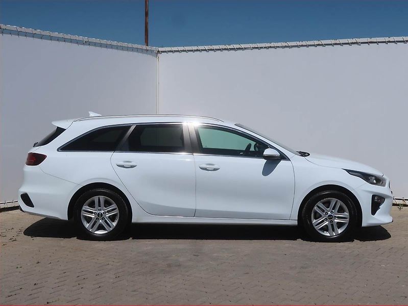 Kia Ceed (2019) Gold 1.6 CRDi, Serv.kniha - fotka 6 z 17