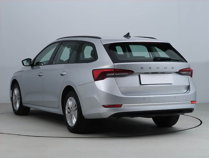 Škoda Octavia (2023) Ambition 2.0 TDI, ČR,1.maj - fotka 4 z 17