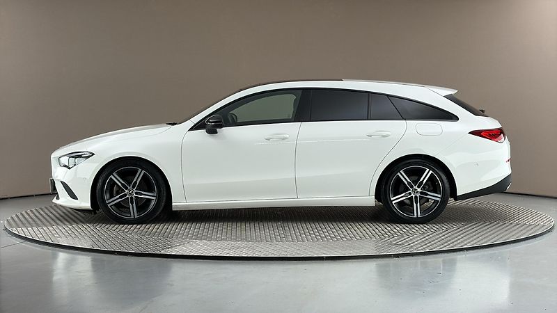 Mercedes-Benz CLA 200d AUT Shooting Brake - fotka 4 z 29
