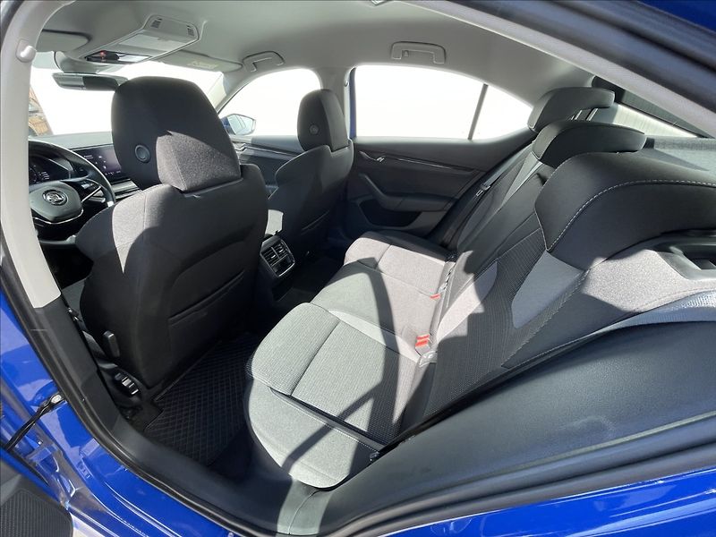 Škoda Octavia 1,0 TSI Ambition Plus KESSY - fotka 17 z 24