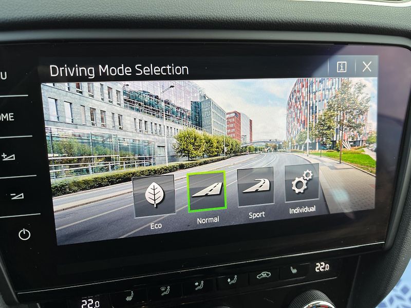 Škoda Octavia (2020) 2.0TDI STYLE NAVI KAMERA VÝHŘE - fotka 29 z 35
