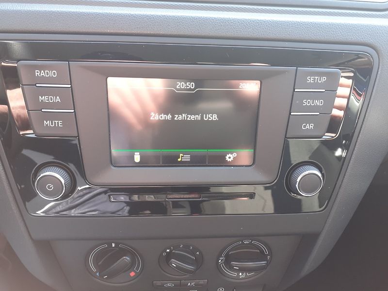 Škoda Rapid (2016) 1.2 TSi ACTIV - fotka 11 z 35