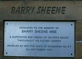 Pamětní deska připomínající Barryho Sheenea.