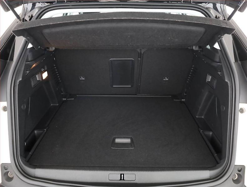 Peugeot 3008 (2018) Active Pack 1.2 PureTech - fotka 14 z 15