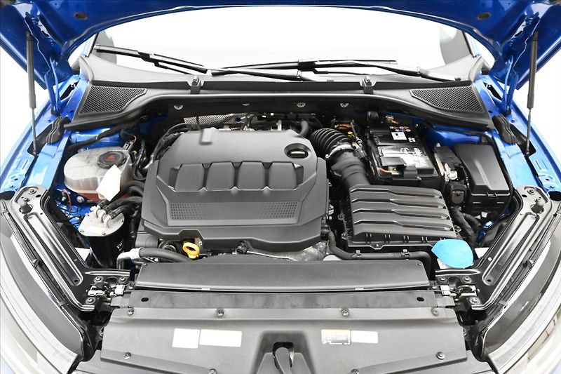 Škoda Octavia 2,0 TDI 110 kW TAŽNÉ Style Zár - fotka 9 z 30