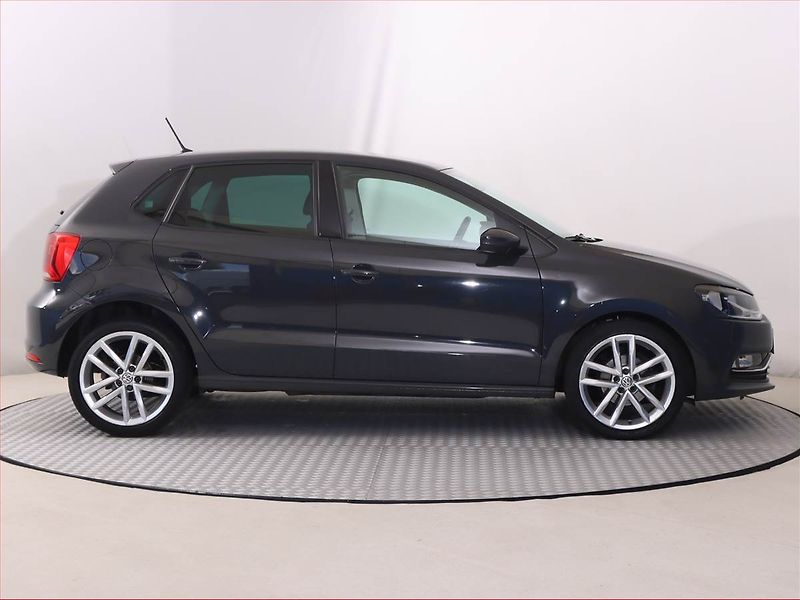 Volkswagen Polo (2016) 1.2 TSI, Automat, Tempomat - fotka 6 z 21