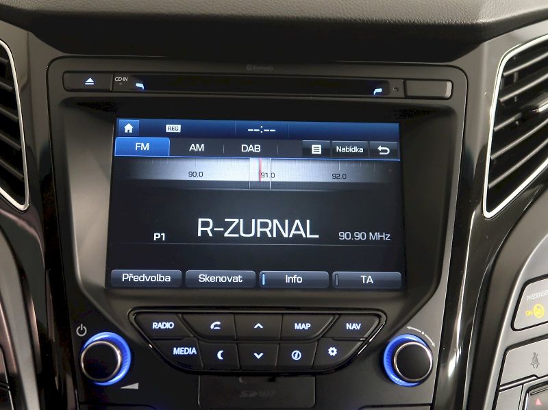 Hyundai i40 (2017) 1.7CRDI 104KW NAVI - fotka 22 z 34