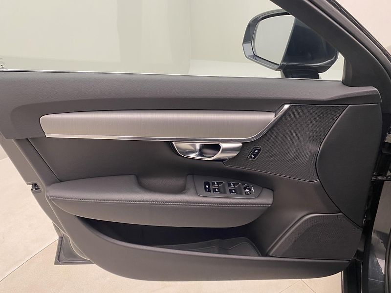 Volvo V90 D4 MOMENTUM AUT  - fotka 7 z 39