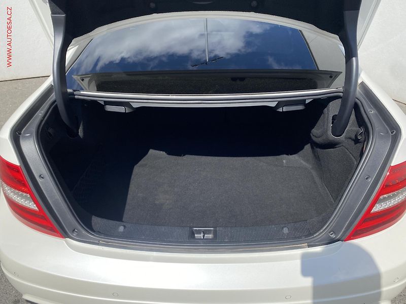 Mercedes-Benz Třídy C (2011) 2.2 CDi C250, ČR, Navi, kůže - fotka 7 z 19