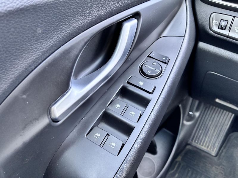 Hyundai i30 WG 1.0T-GDi 88kW REZERVACE - fotka 20 z 29