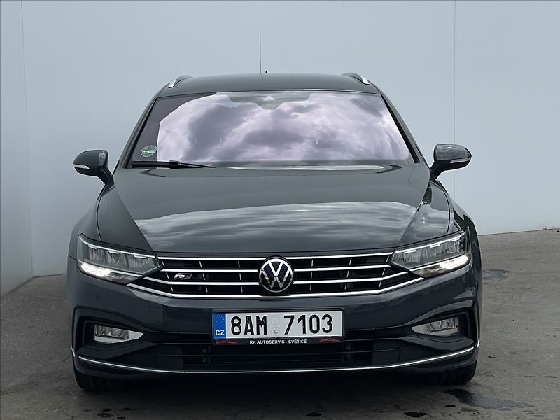 Volkswagen Passat 2,0 TDI 4MOT DSG RLine  Varian - fotka 22 z 24
