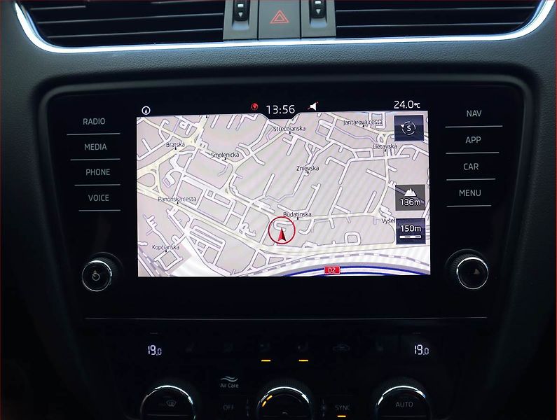 Škoda Octavia (2019) 1.6 TDI, Navi, Tempomat - fotka 13 z 21