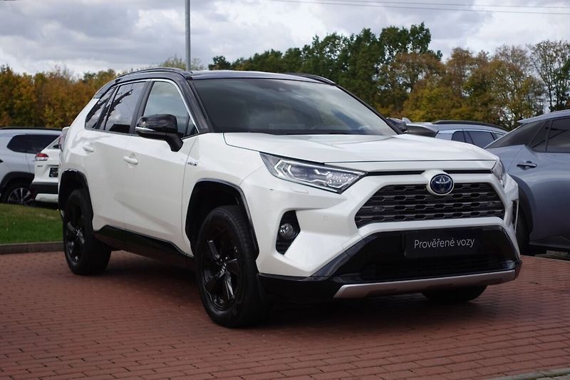 Toyota RAV4 2,5 HEV Selection 4x4 - fotka 3 z 34