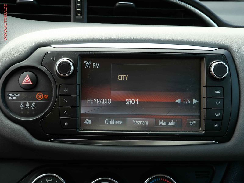 Toyota Yaris (2014) 1.3 VVT- i, ČR, AC, park - fotka 14 z 18