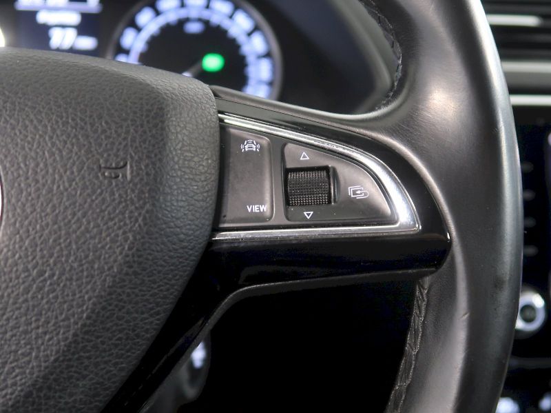 Škoda Superb (2019) AMBITION 2.0TDI 110KW DSG CANT - fotka 19 z 38