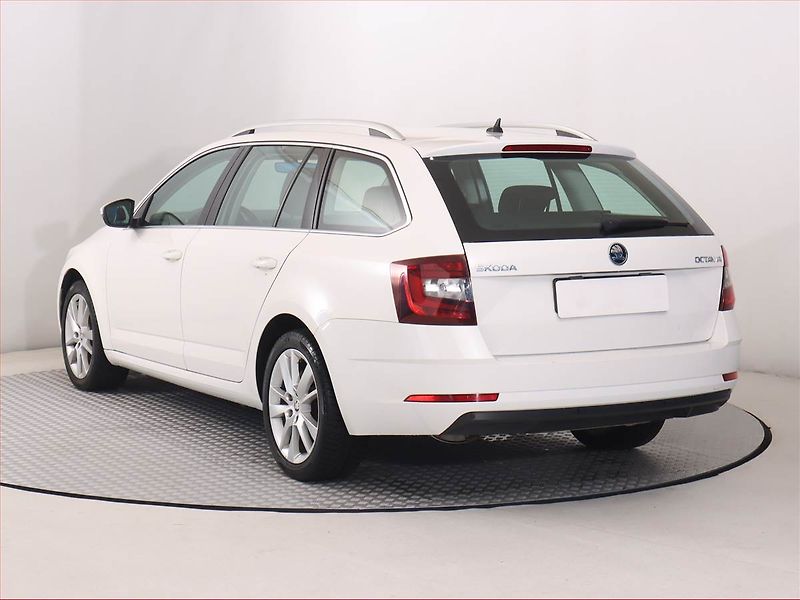 Škoda Octavia (2019) Style 1.5 TSI, Automat - fotka 4 z 19