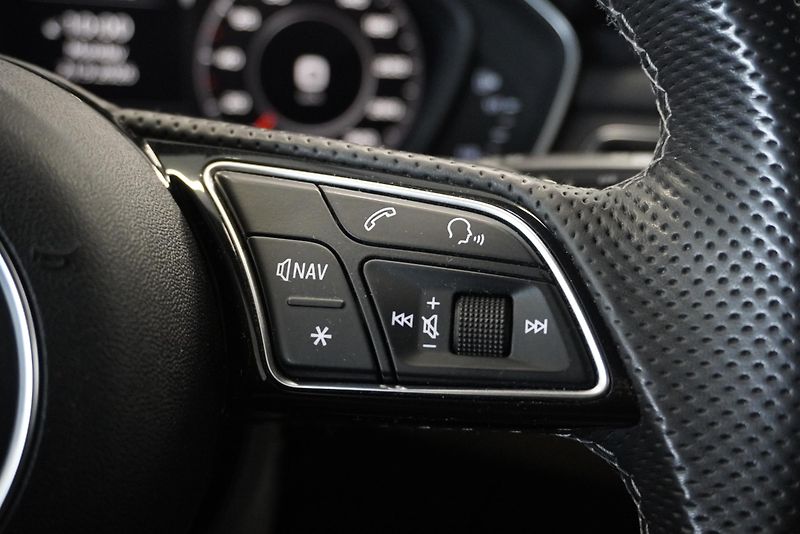 Audi A4 (2016) 2.0 TDI 140kW QUATTRO S TRONIC - fotka 26 z 37