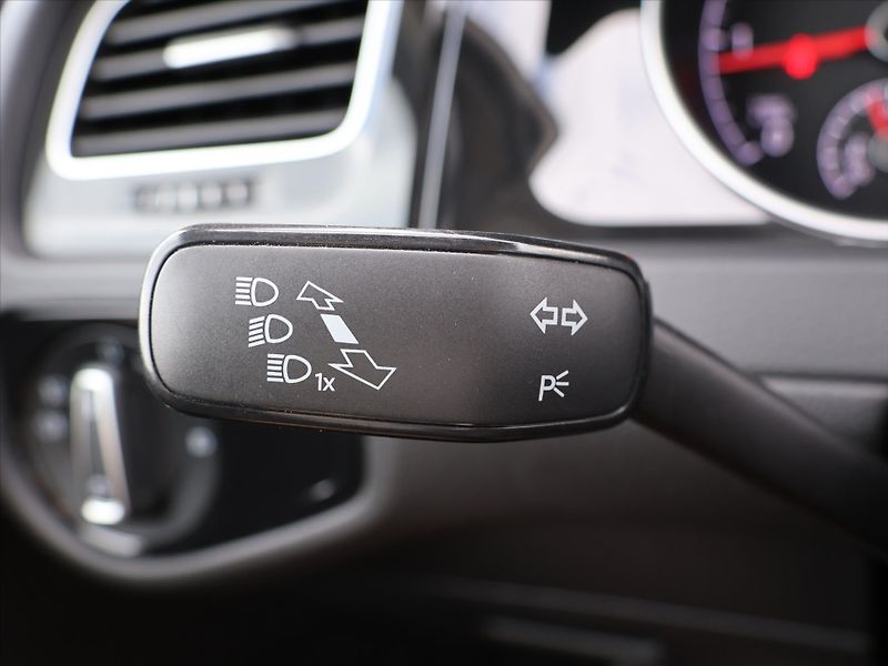 Volkswagen Golf 2.0 TDI 110kW DSG LED Join Taž - fotka 18 z 32