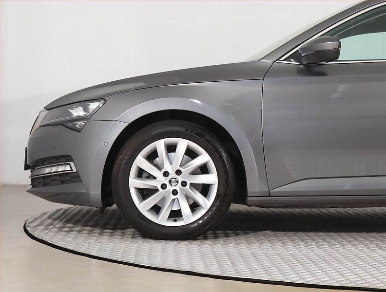 Škoda Superb (2022) Style 2.0 TDI - fotka 15 z 30