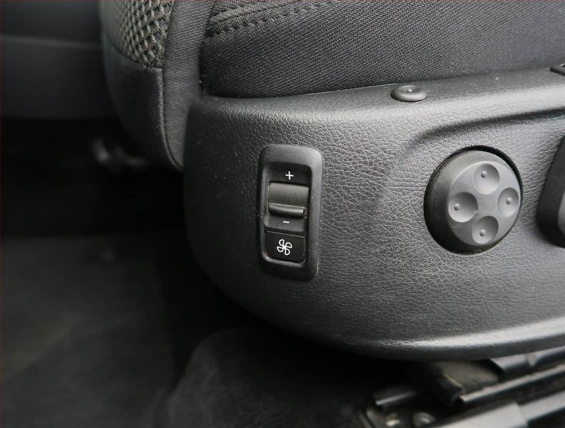 Volkswagen CC (2012) 2.0 TDI, Serv.kniha, Xenony - fotka 20 z 23