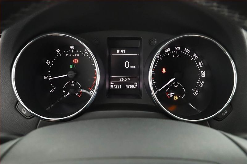 Škoda Yeti (2011) 1.8 TSI, 4X4, Park. senzory - fotka 8 z 12