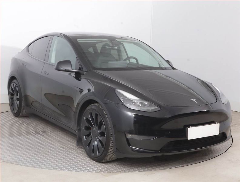 Tesla Model Y (2023) Performance 79kWh, SoH 92% - fotografie inzerátu