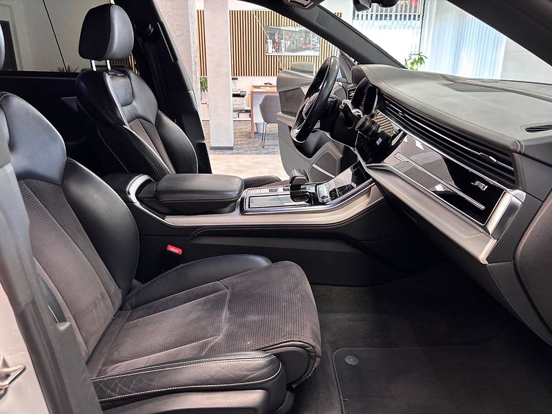 Audi Q8 50 3.0 TDI QUATTRO S-LINE - fotka 30 z 34