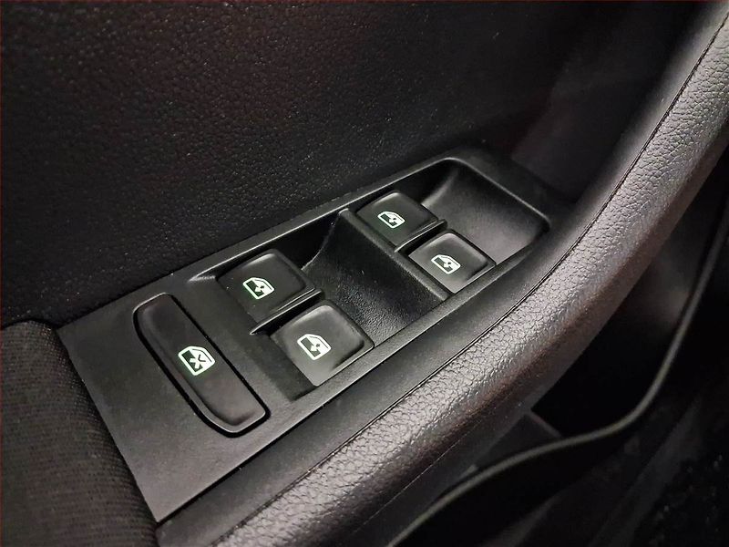 Škoda Fabia (2018) Monte Carlo 1.0 TSI, Automat - fotka 16 z 16