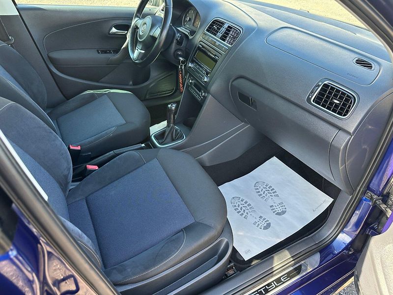 Volkswagen Polo (2012) 1,4 16v Style - fotka 14 z 28