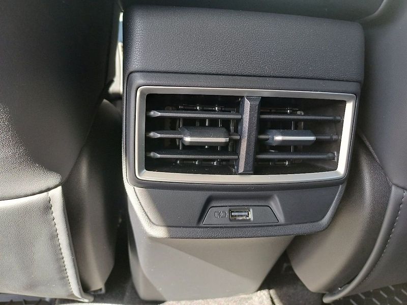 MG ZS EXCLUSIVE hybrid+ 145 kW - fotka 16 z 19