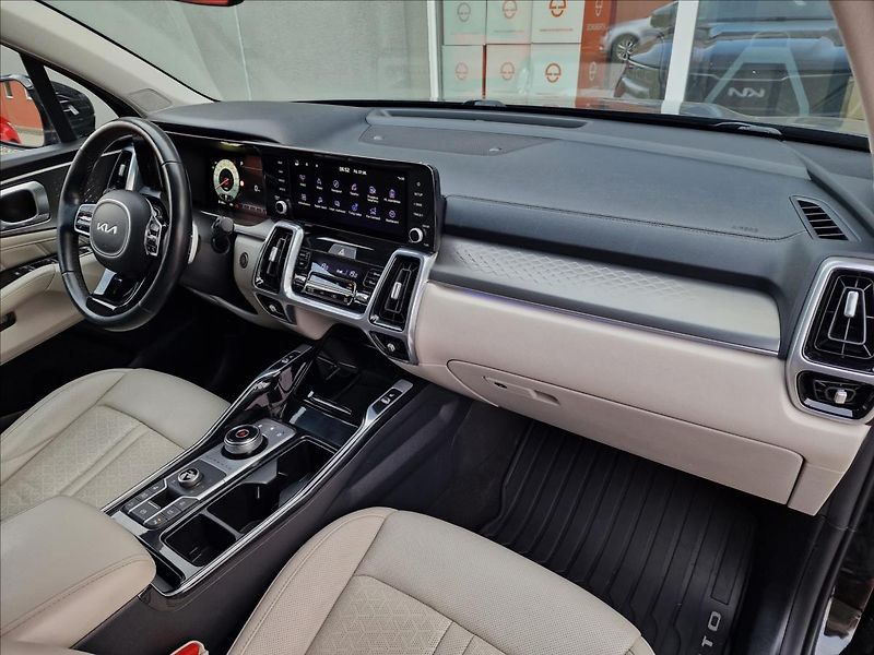 Kia Sorento 1.6T-GDi PHEV 4x4 Premium, ČR - fotka 13 z 50