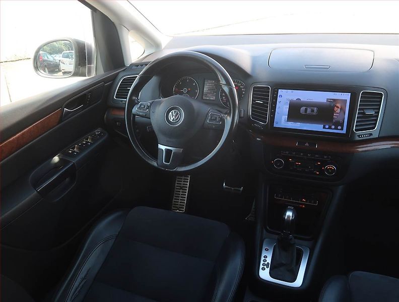 Volkswagen Sharan (2010) Highline 2.0 TDI, Automat - fotka 7 z 19