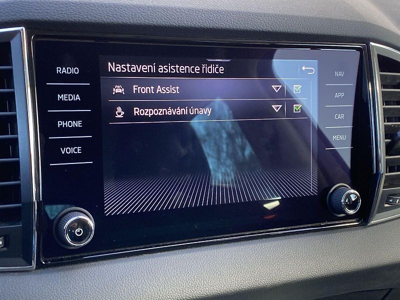 Škoda Karoq (2022) 2.0 TDI DSG Style+ - fotka 22 z 37