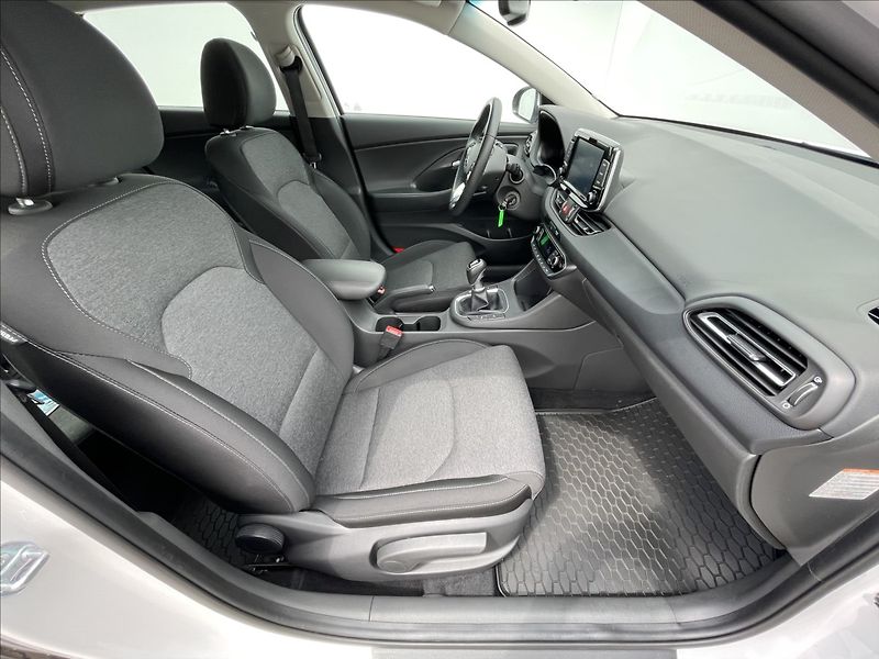 Hyundai i30 1,5 T-GDI Combi Smart - fotka 17 z 23