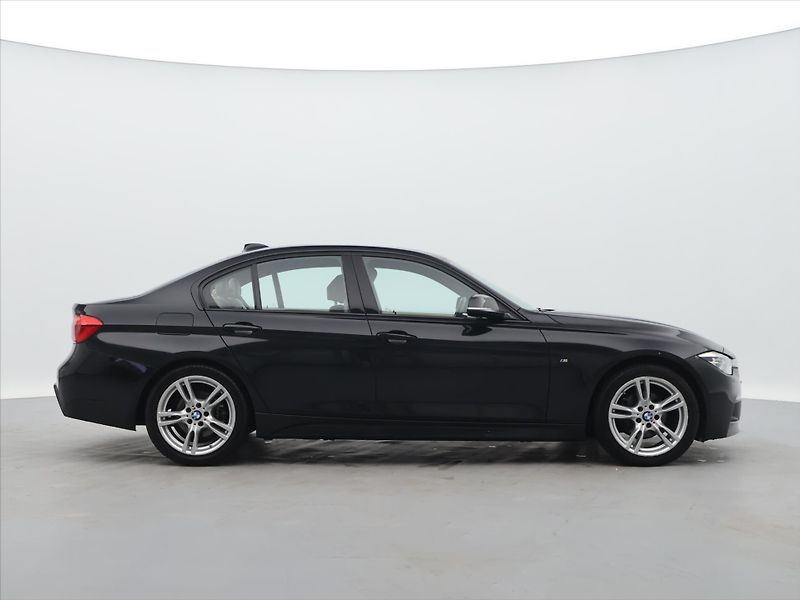 BMW Řada 3 2,0 318d M Sport Aut. CZ DPH - fotka 8 z 34