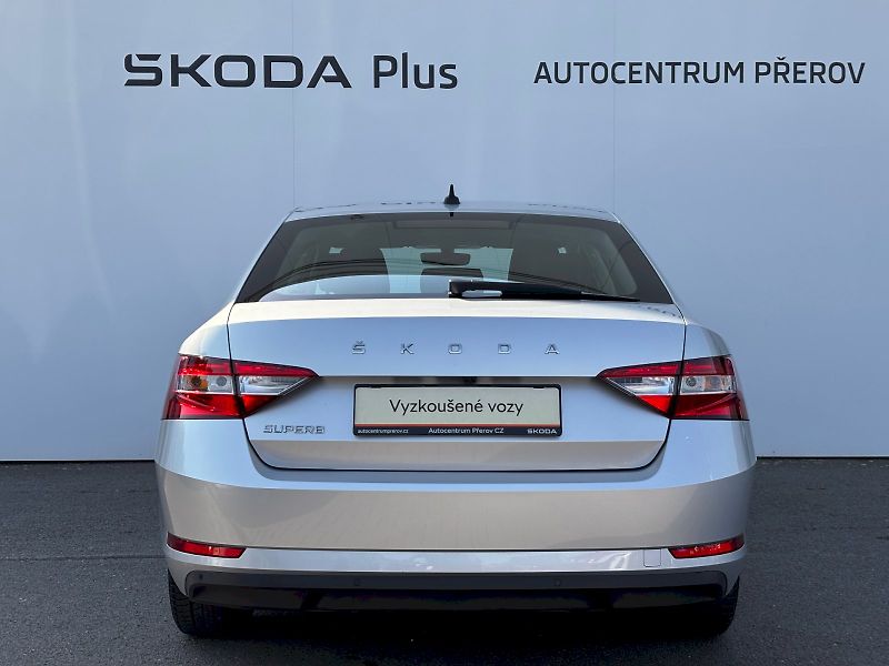 Škoda Superb (2022) 2.0 TDI 110kW Style - fotka 32 z 35