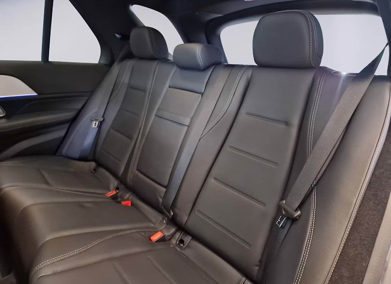 Mercedes-Benz GLE 450 4M AMG Premium Pano Venti - fotka 10 z 15