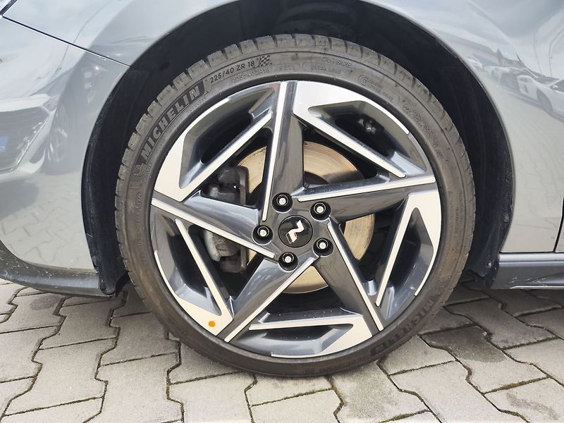 Hyundai i30 1.5 T-GDi/103kW N-Line DCT - fotka 31 z 32