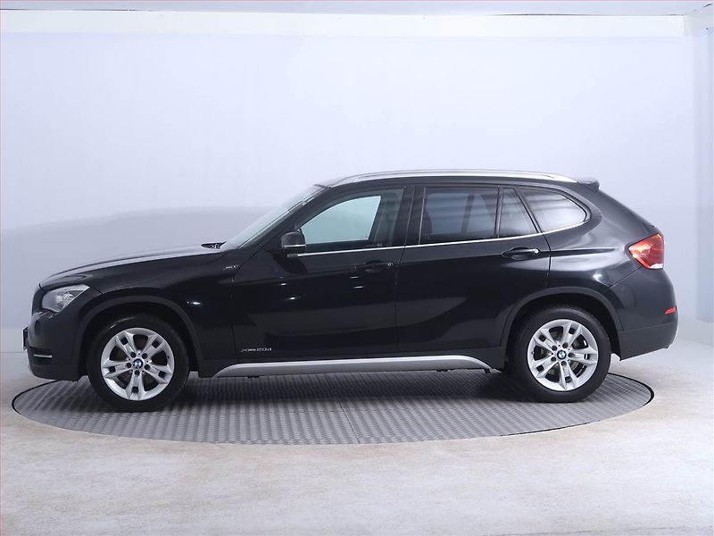 BMW X1 (2014) xLine xDrive20d, 4X4, Automat - fotka 3 z 18