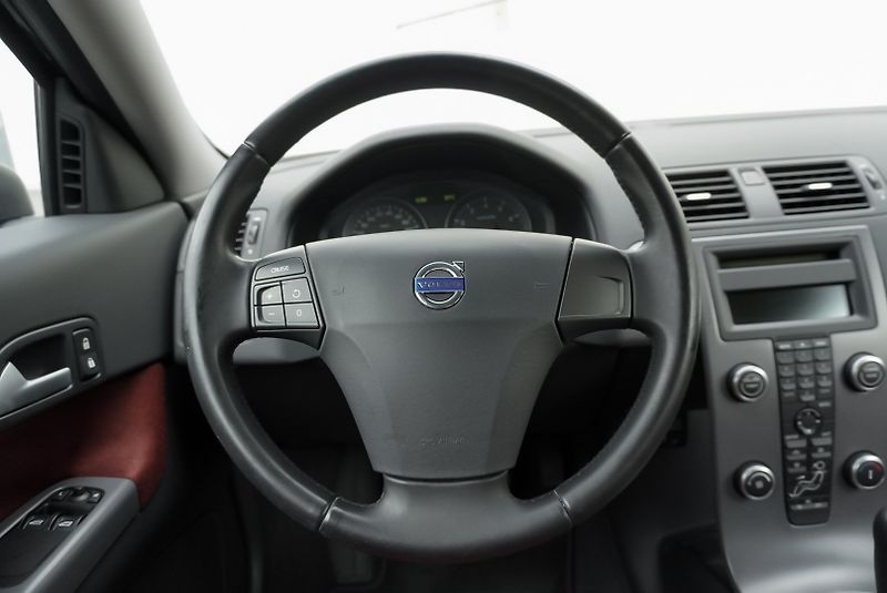 Volvo C30 1.6 16V Kinetic - fotka 28 z 36
