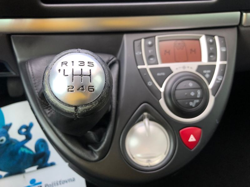 Peugeot 807 (2008) 2.0 HDi - fotka 19 z 24