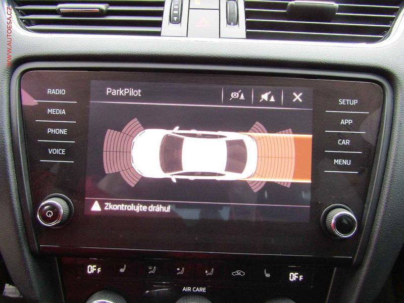 Škoda Octavia (2017) 2.0TDi 4x4, ČR, LED, AC, temp - fotka 12 z 16