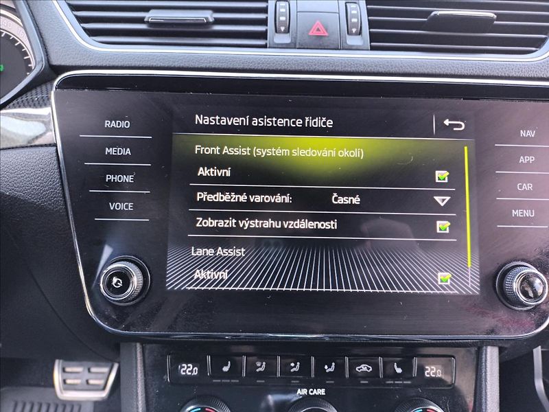 Škoda Superb 2,0 TDI,4X4,Sportline,ČR,DSG, - fotka 40 z 50
