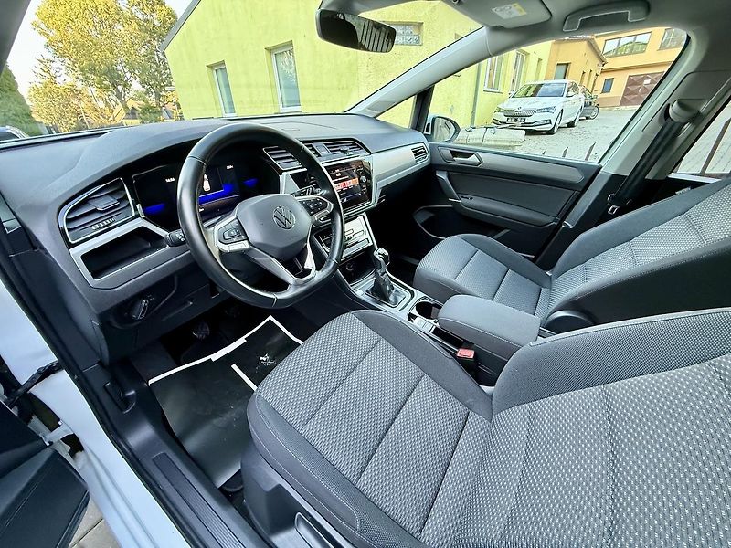 Volkswagen Touran (2023) 1.5TSi 110kW Koup.ČR,LED,TAŽNÉ - fotka 8 z 20